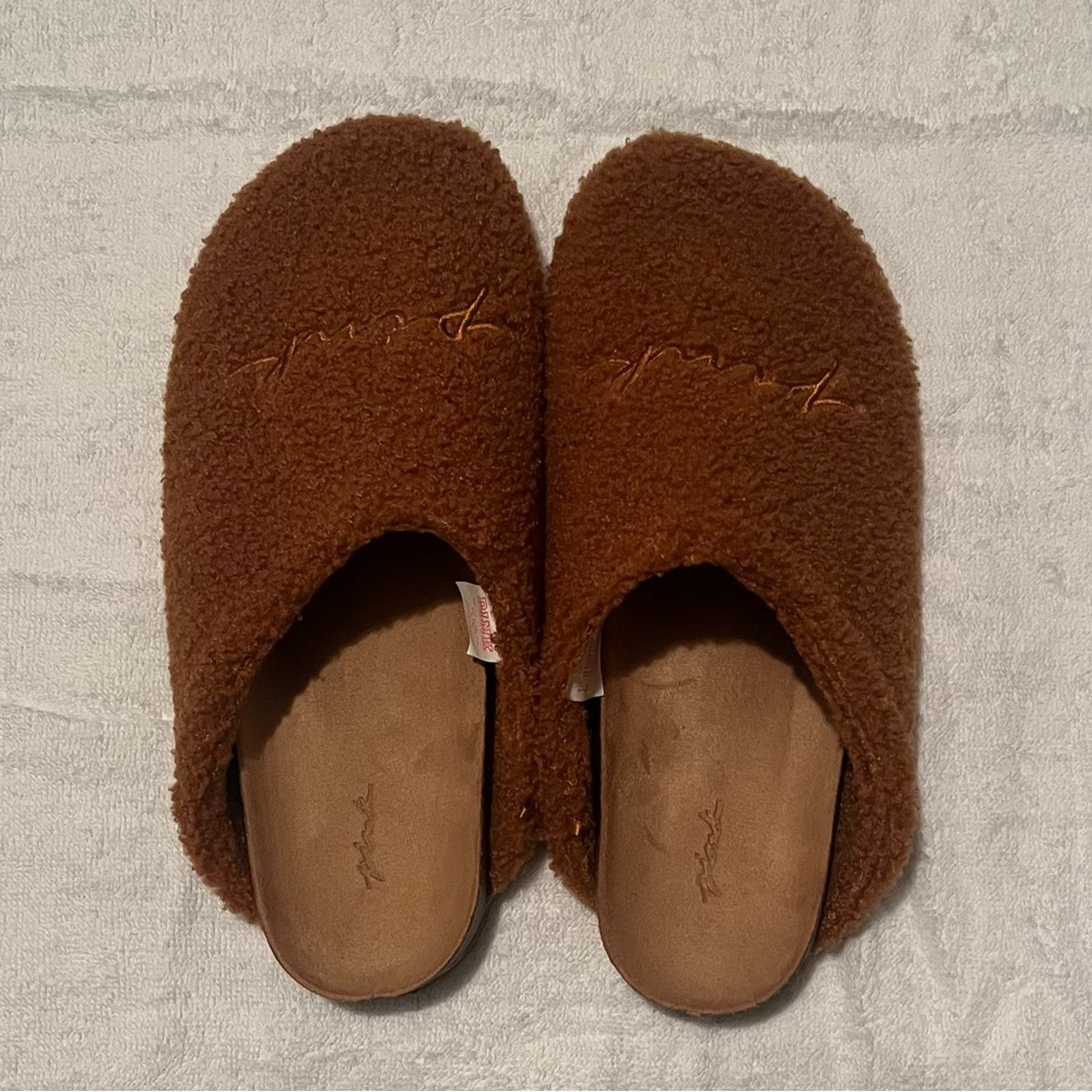 VS PINK Slippers